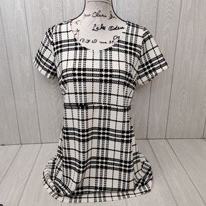 Motherhood Maternity Black & White Plaid Top szM